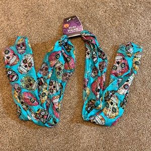 NWT Blue skull scarf